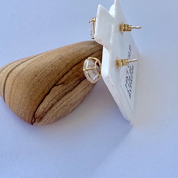 14k Gold Earring Studs White Cubic Zirconia - Picture 2 of 3